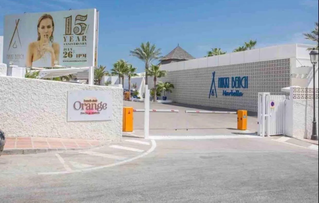 Luxury Beach Side Apartment In Marbella Playa Spain
